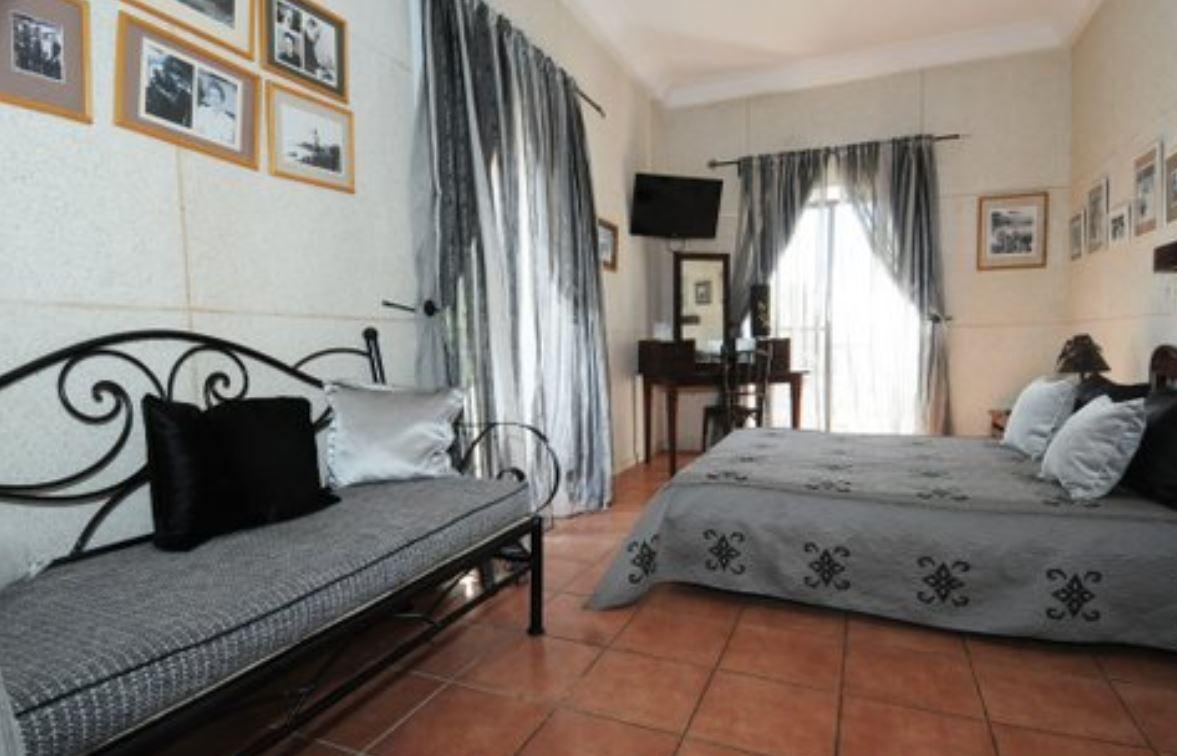 Hotel De La Poste Saint-Louis Bagian luar foto