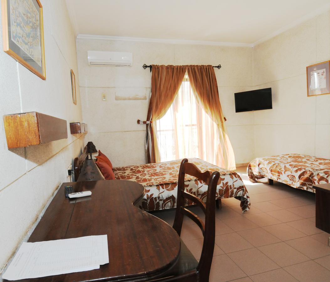 Hotel De La Poste Saint-Louis Bagian luar foto